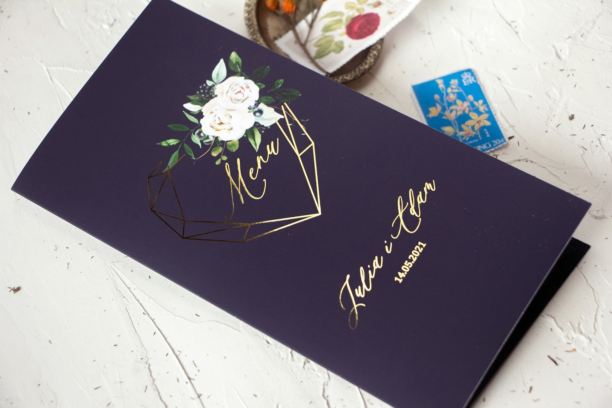Elegant Navy Blue Gold Foiled Wedding Menu with Flowers | Luxury Table Menu Cards | Szafirowe No. 7