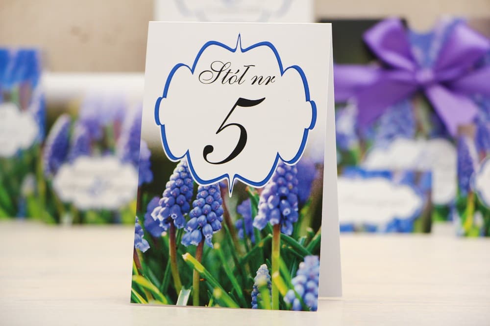 Numerki na Stół Weselny z Szafirkami, Niebieski Motyw Kwiatowy | Elegancka Numeracja Stołów, Oznaczenia | Felicja nr 4