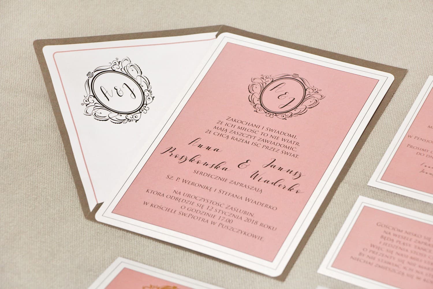 Interno partecipazione nuziale Sonata n. 2 con testo e monogramma Amelia Wedding