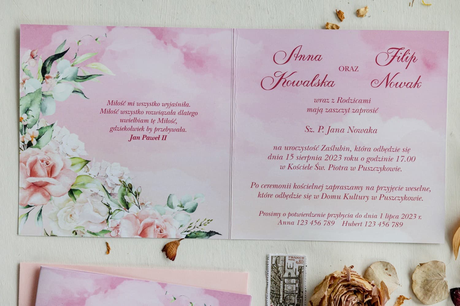 Interno partecipazione matrimoniale con motivo floreale e testo personalizzato Amelia Wedding