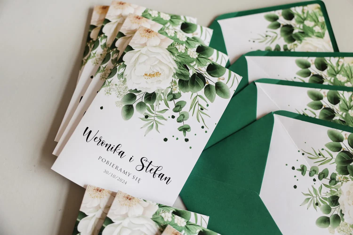 Dettaglio motivo floreale partecipazione Impresione n. 11 fiori bianchi Amelia Wedding