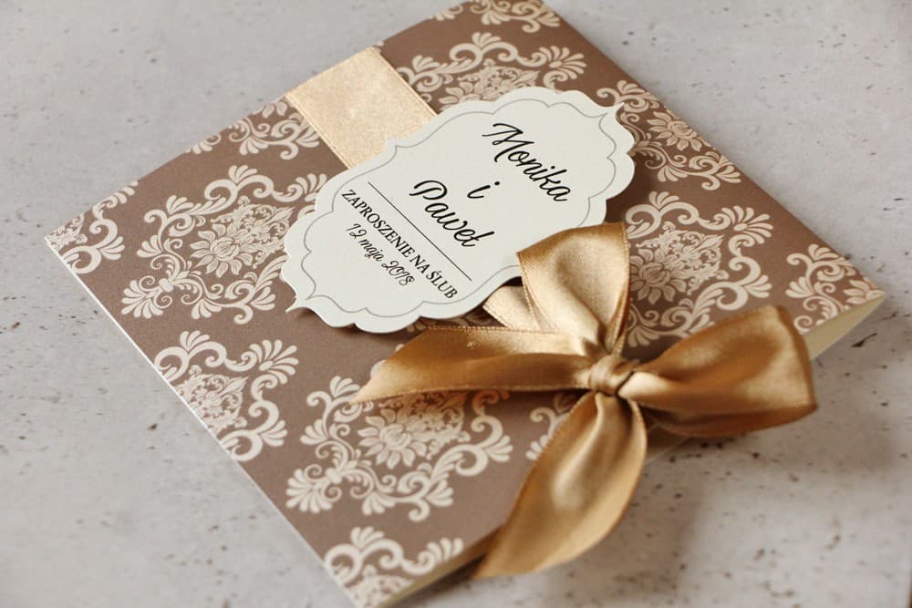 Eleganckie zaproszenia na ślub z damaskiem i wstążką Ornament nr 6 Amelia Wedding