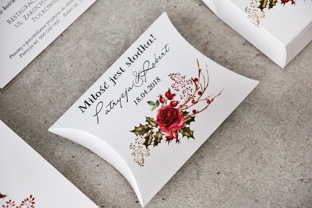 Winter Pillow Boxes with Red Rose and Cinnamon, Personalized Gifts | Wedding Favours | Pistachio No. 14