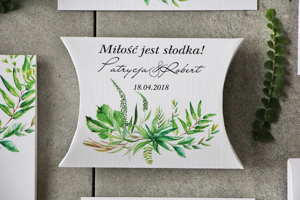 Pistachio Favour Boxes with Botanical Wreath and Sweets | Wedding Guest Favours | Pistachio No. 20