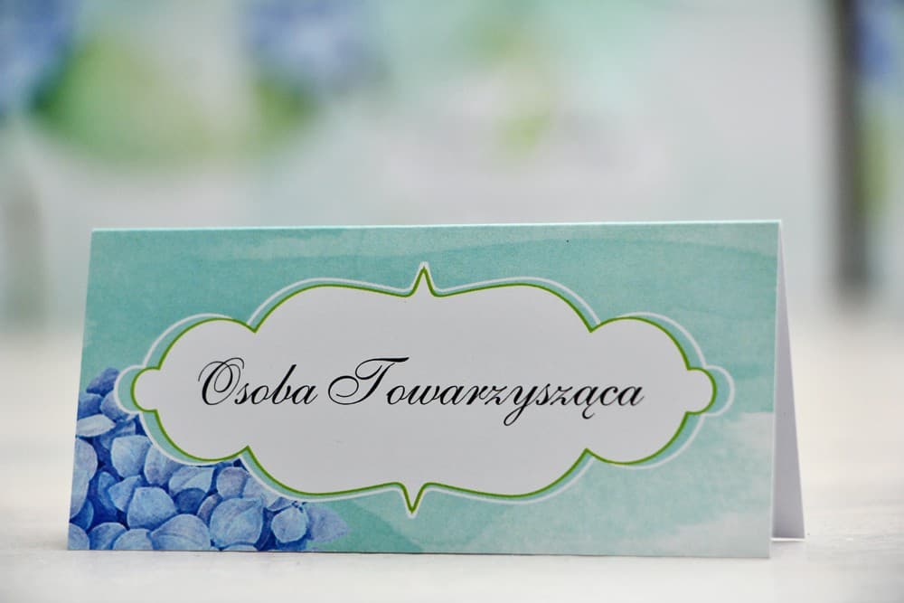 Felicja No. 16 Wedding Place Cards – Table Name Cards with Blue Hydrangea Motif