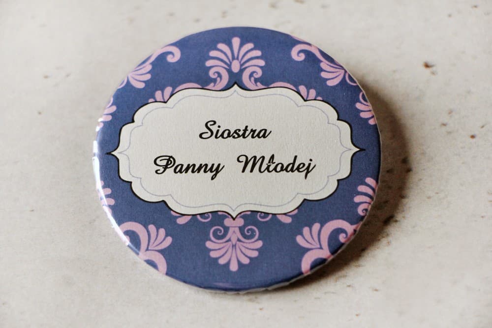 Eleganckie Przypinki Weselne dla Gości z Ornamentem, Różowo-Niebieskie | Personalizowane Kotyliony Ślubne | Ornament nr 10