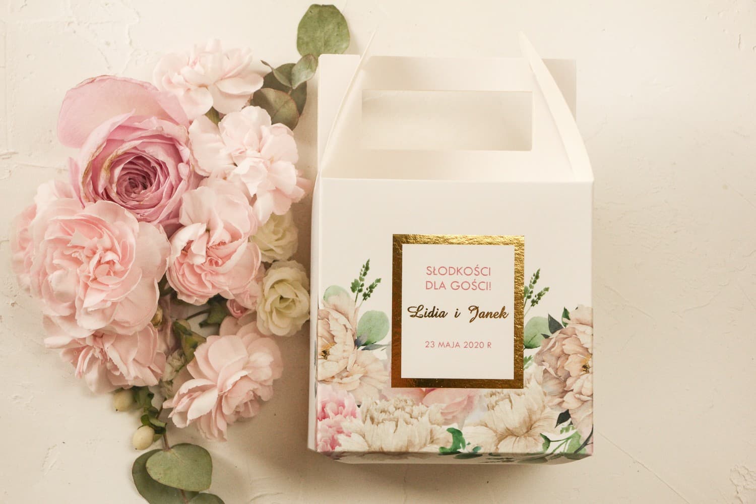 Elegante Kuchenbox mit Griff und Goldprägung, rosa Pfingstrosen | Personalisierte Kuchenboxen | Avril Nr. 3