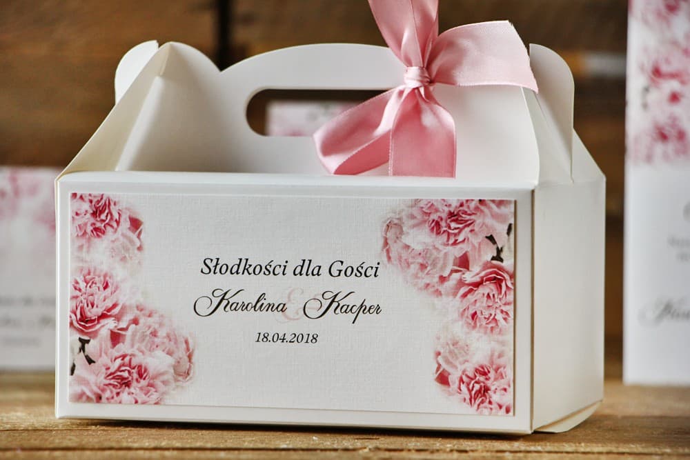 Elegant Wedding Cake Box with Carnations | Personalized Wedding Favours | Watercolors No. 21