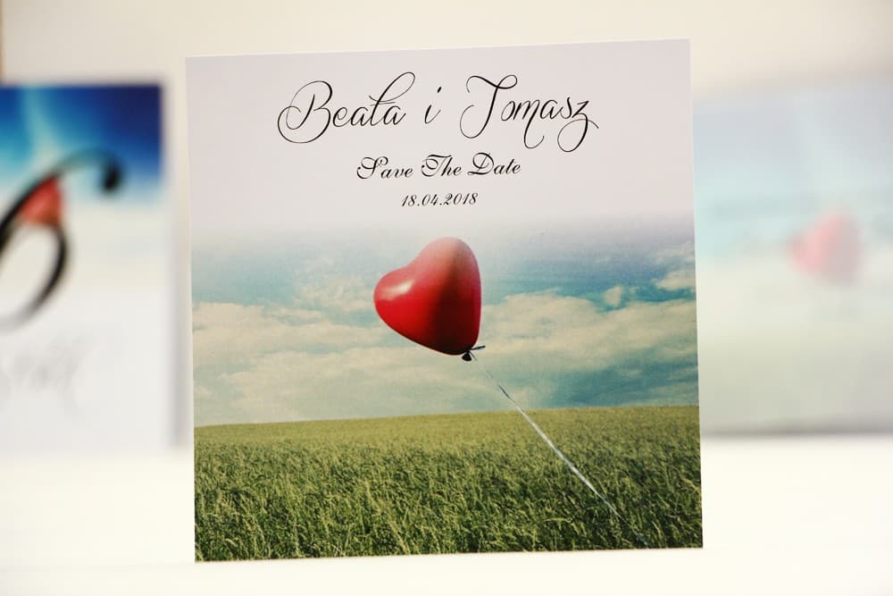 Save The Date Globo Rojo, Paisaje Romántico | Tarjetas de Reserva de Fecha de Boda | Elegant n.º 19