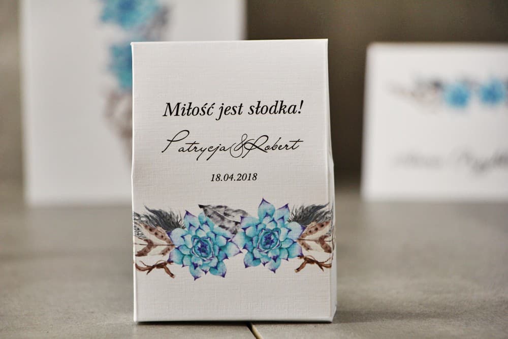 Scatoline in stile boho con piume e succulente, dolce pensiero | Bomboniere per gli ospiti del matrimonio | Pistacjowe n. 21