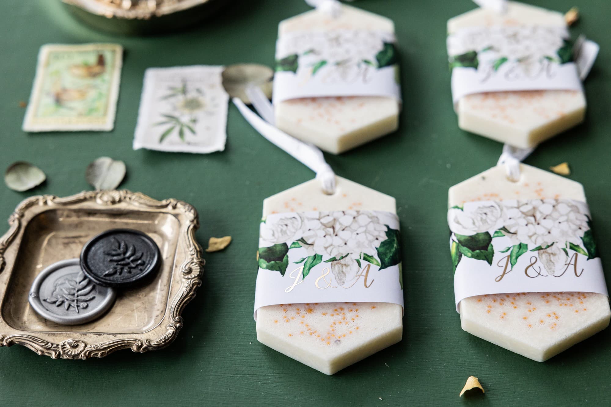 Wedding Favours – Scented Soy Wax Sachets with Peonies and Gold Foiling Rubin 11