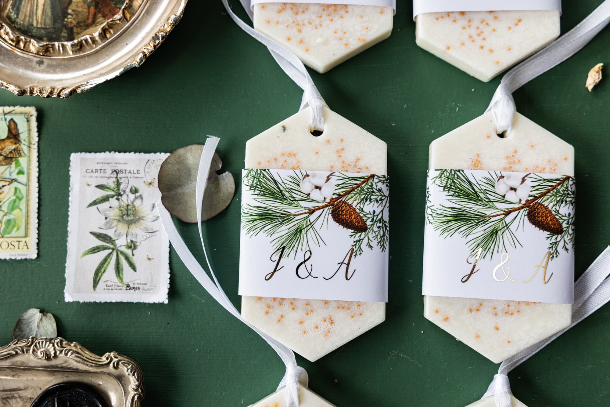 Wedding Favours – Scented Soy Wax Sachets with Gold Foiled Initials Rubin 6 - 3