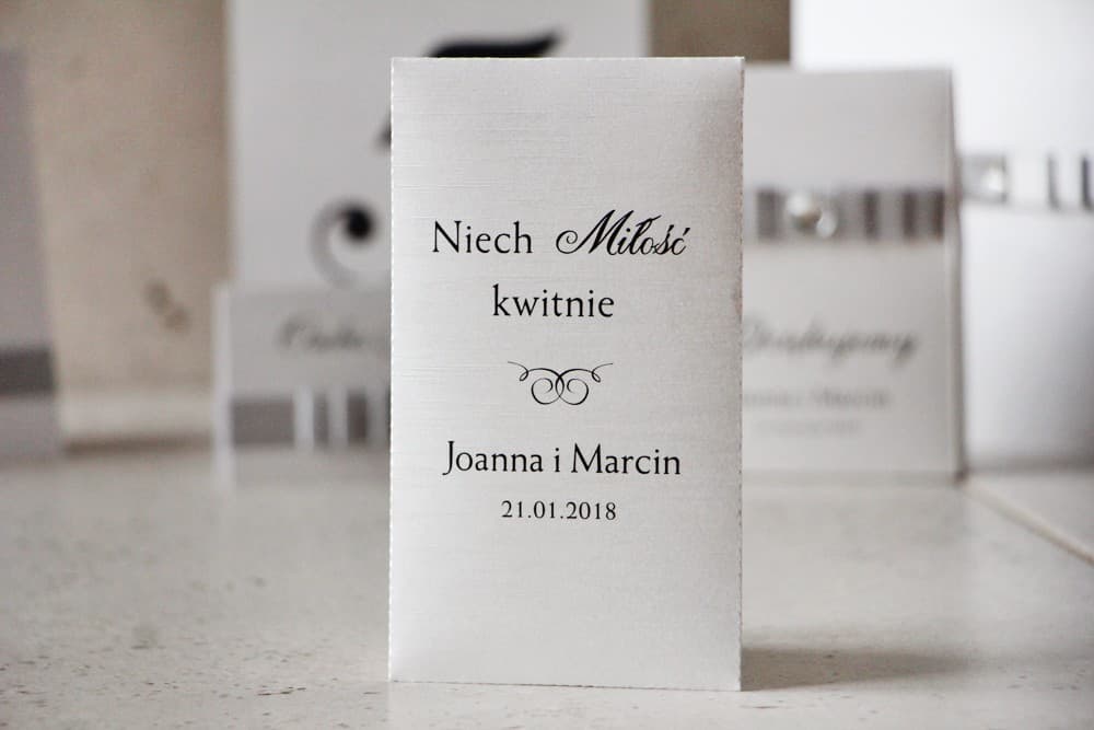 Semillas de No Me Olvides Elegantes Detalles para Invitados en Sobre Personalizado | Recuerdos de Boda Originales | Amaretto 3