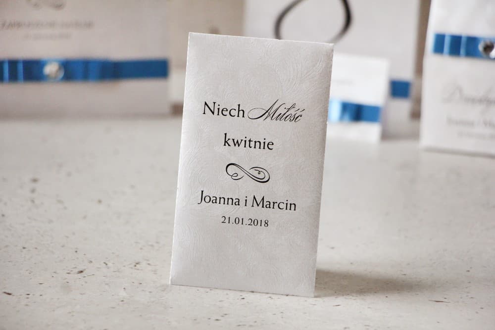 Semillas de No Me Olvides en Sobre Perlado con Personalización | Recuerdos para Invitados de Boda | Amaretto nº 4