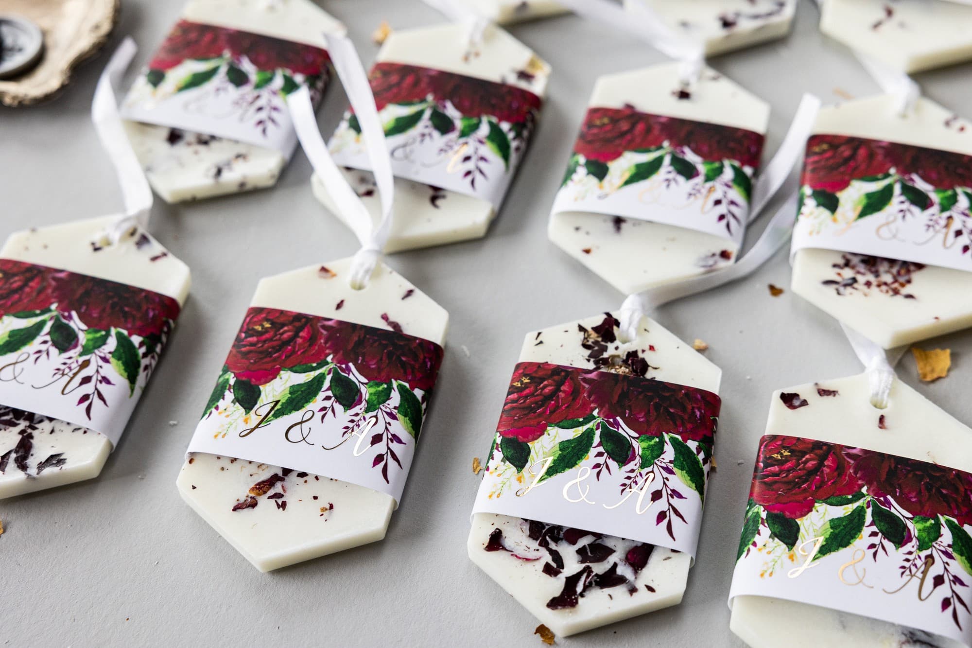 Wedding Favours Soy Wax Sachets with Burgundy Peonies and Gold Foiling Rubin 3 - 3