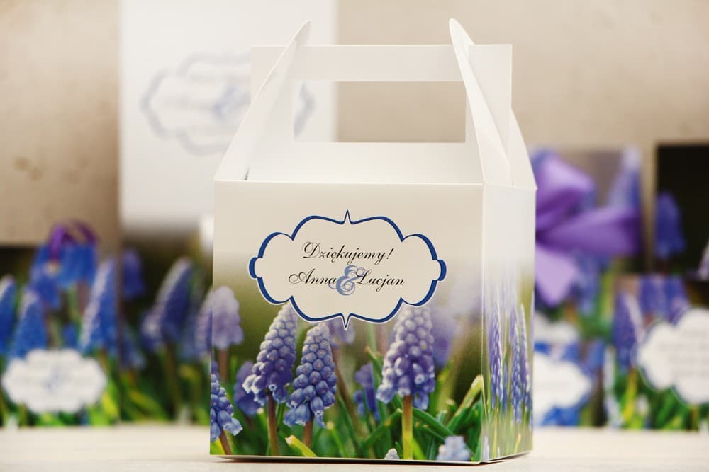 Personalized Square Wedding Cake Box with Grape Hyacinths and Handle | Wedding Cake Boxes for Guests | Felicja No. 4