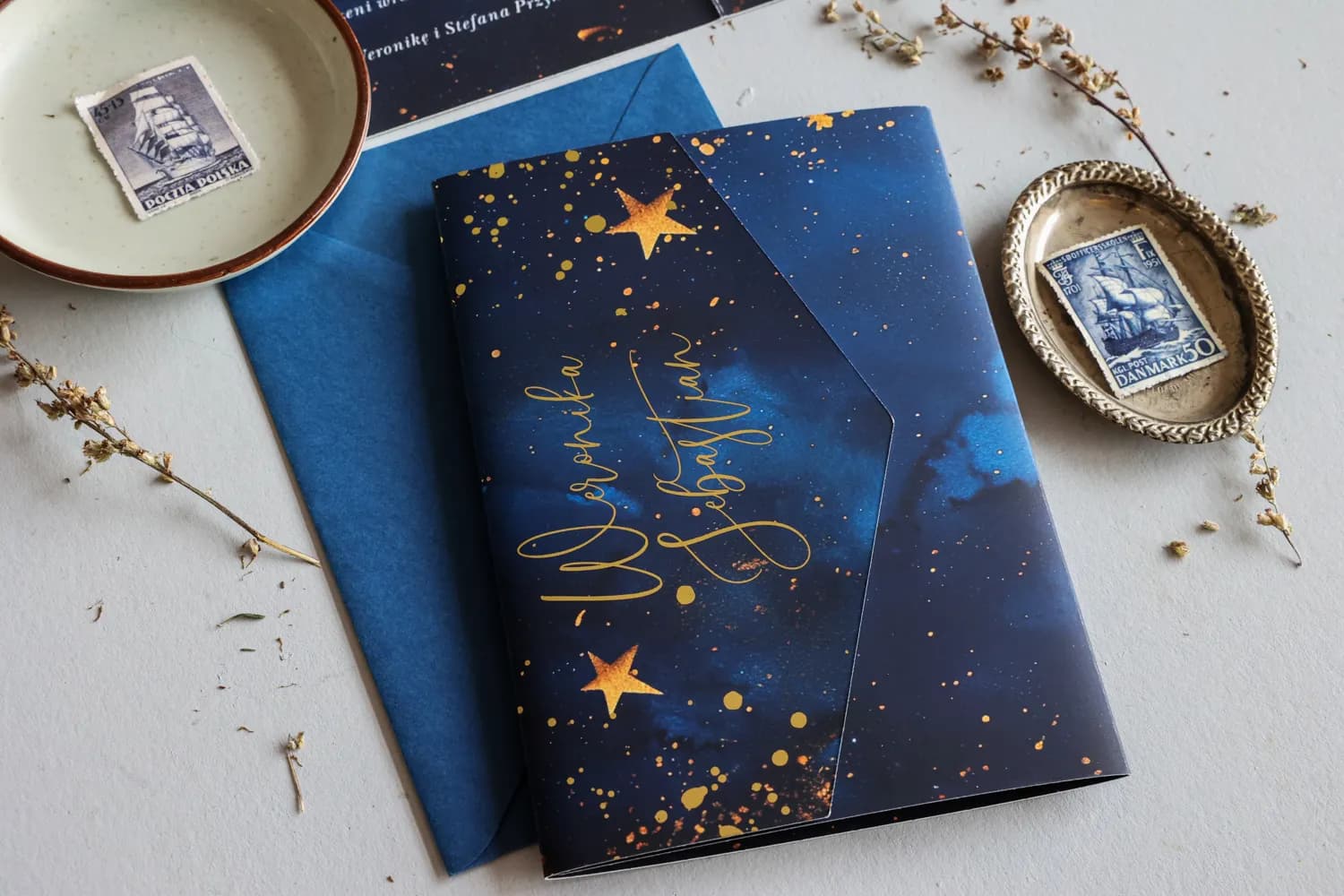 Jadeit No. 10 Navy Blue Wedding Invitations with Gold Starry Night Motif - 3
