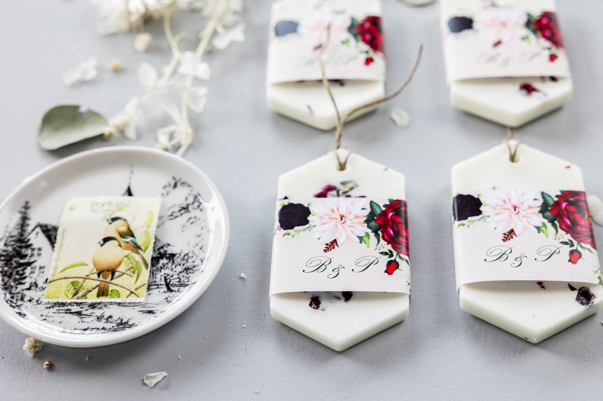 Cadeau invité élégant suspension en cire de soja avec fleurs séchées