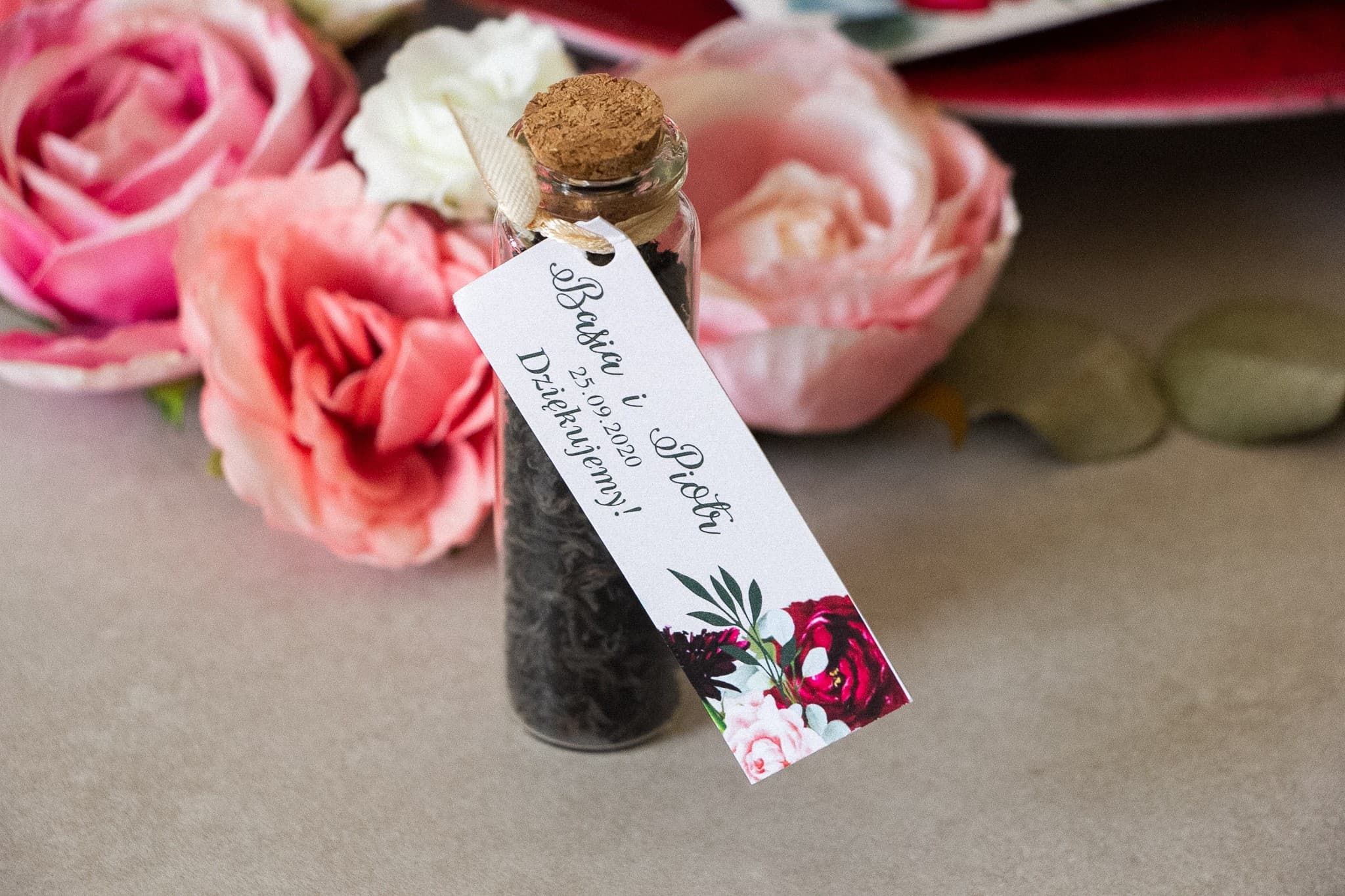 Elegant Wedding Favours | Tea Bottles with Floral Tag | Korani No. 4