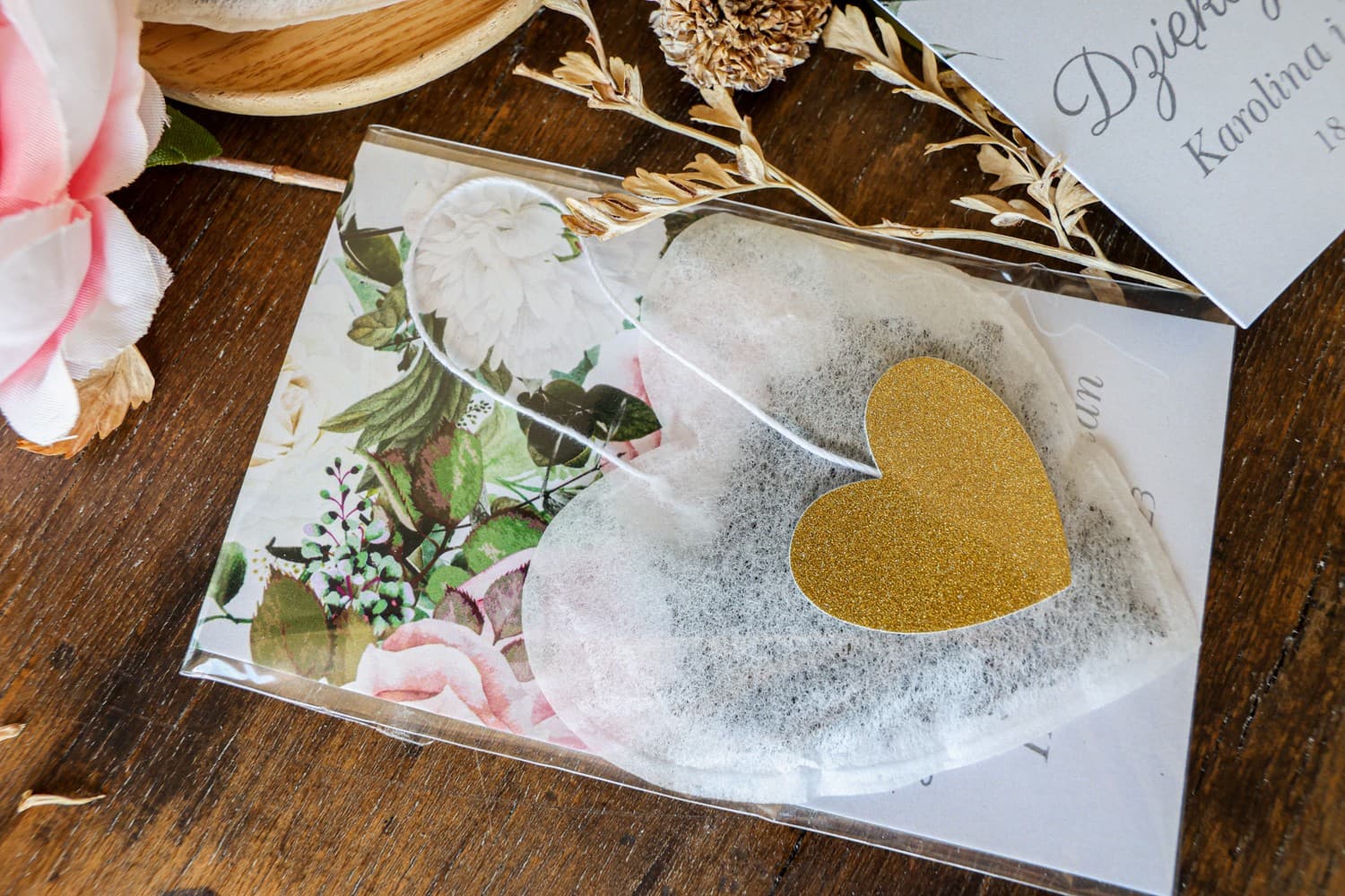 Geschenk-Tees für Gäste mit Rosen | Personalisierte Gastgeschenke und Dankeskarten | Kollektion Eteryczne Nr. 5 - 2