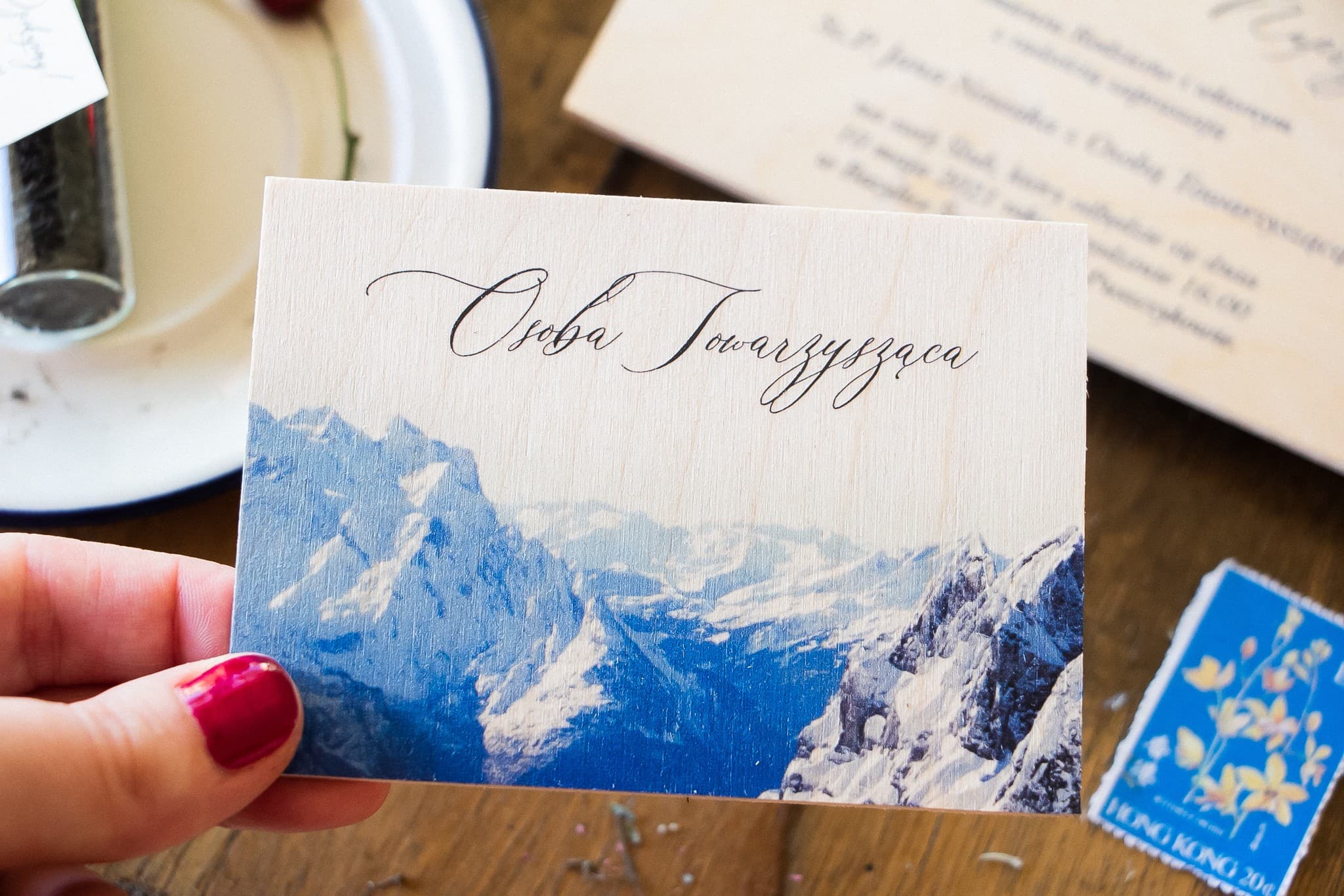 Tischkarten Hochzeit Topaz Nr. 1 – Holz-Platzkarten mit Gebirgsmotiv