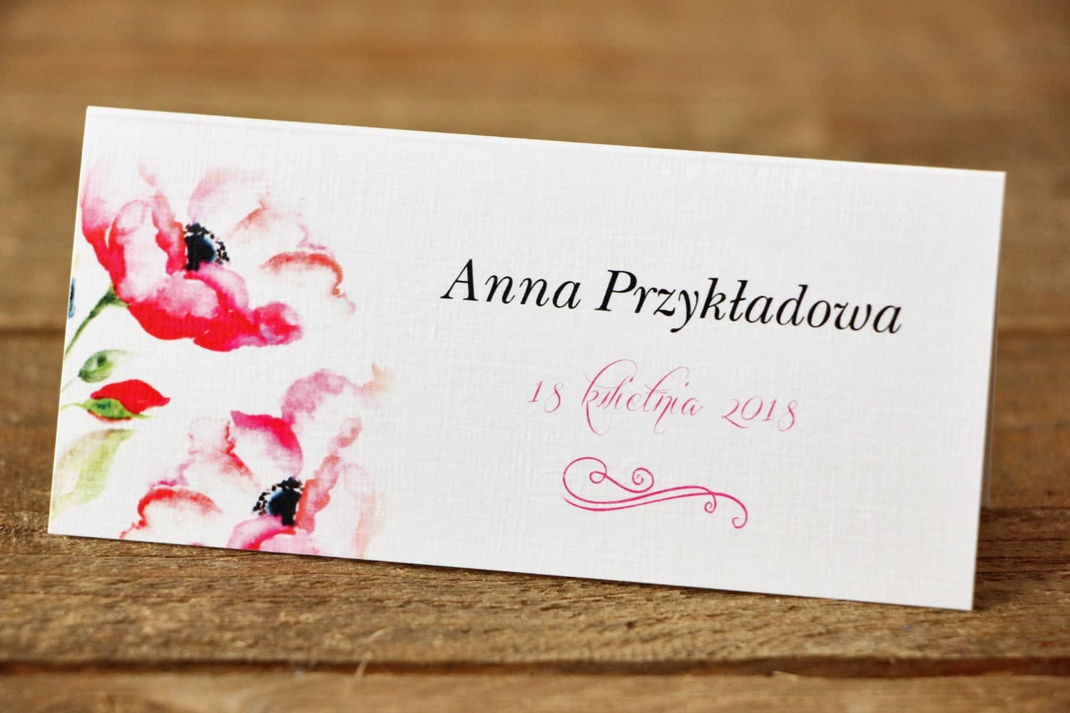 Tischkarten Hochzeit Malowane Kwiaty Nr. 6 – Platzkarten mit amarantroten Anemonen