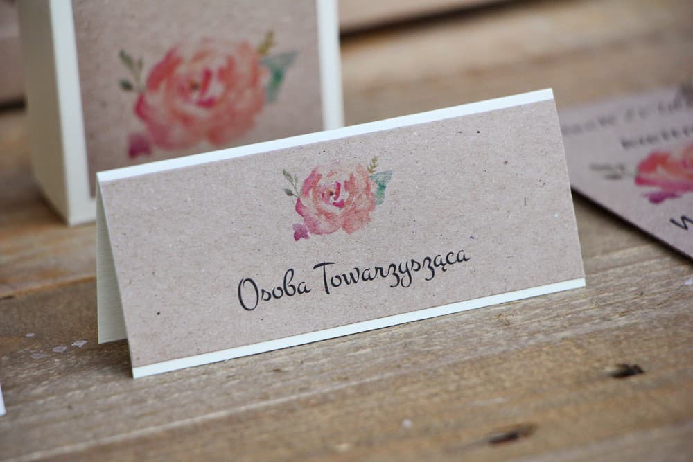 Tischkarten Hochzeit Margaret Nr. 6 – Rustikale Namenskarten mit Aquarell-Rose