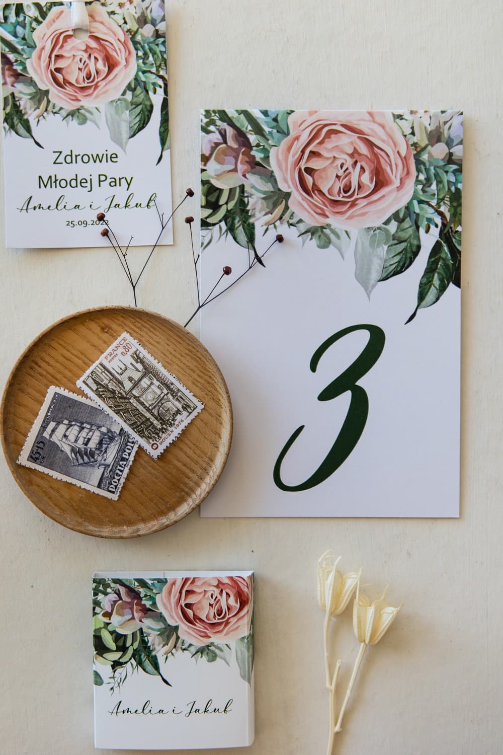 Elegante Tischnummern mit Pfingstrosen-Motiv, stehend, klappbar | Tischnummern für die Hochzeit | Kollektion Korani Nr. 11