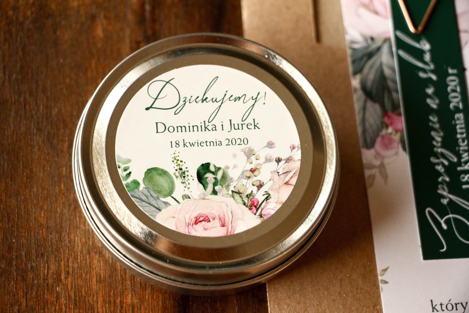 Vela de Soja en Lata Delize nº 4 – Detalle para Invitados con Rosa