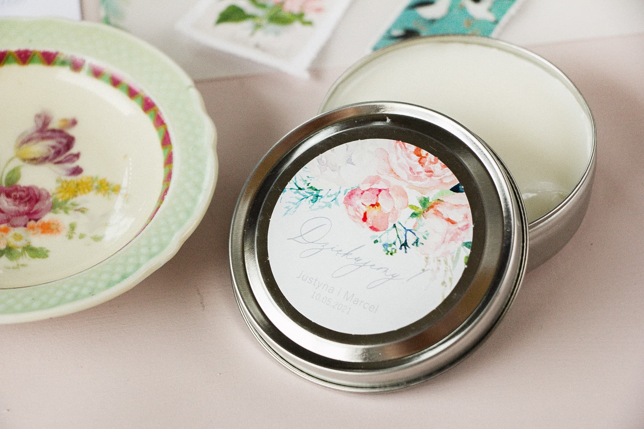 Vela Aromática en Lata Soft n.º 1 – Peonía y Regalo para Invitados