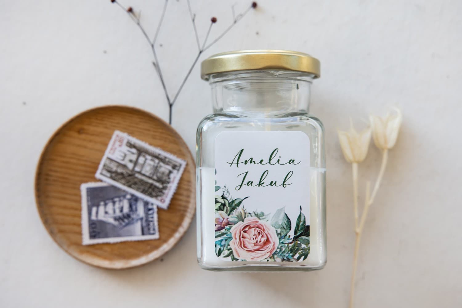 Vela Aromática en Vaso Korani n.º 11 – Peonías y Detalle para Invitados