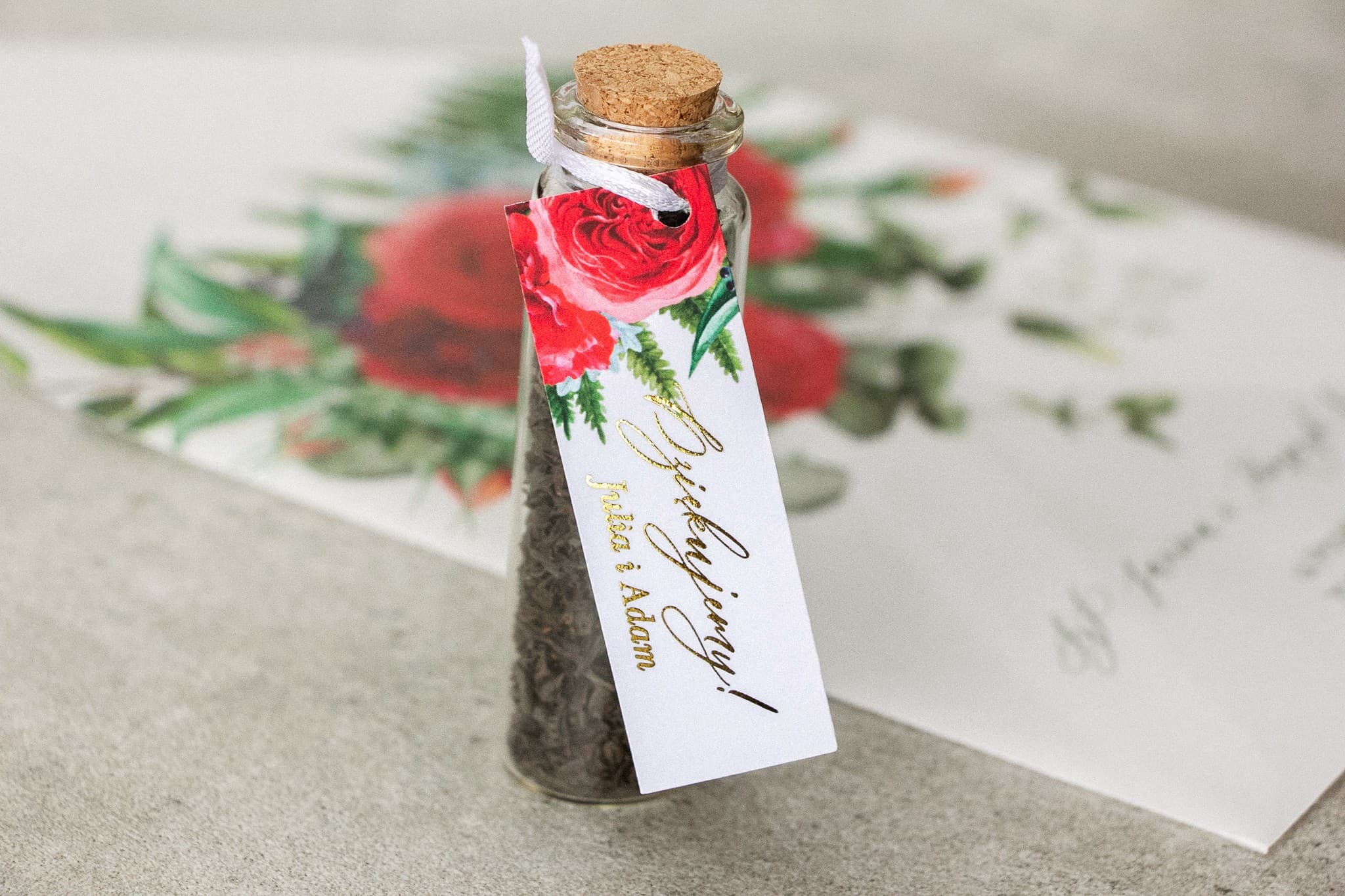 Detalle para invitados té en vial con dorado y rosa burdeos - Rubin n.º 8