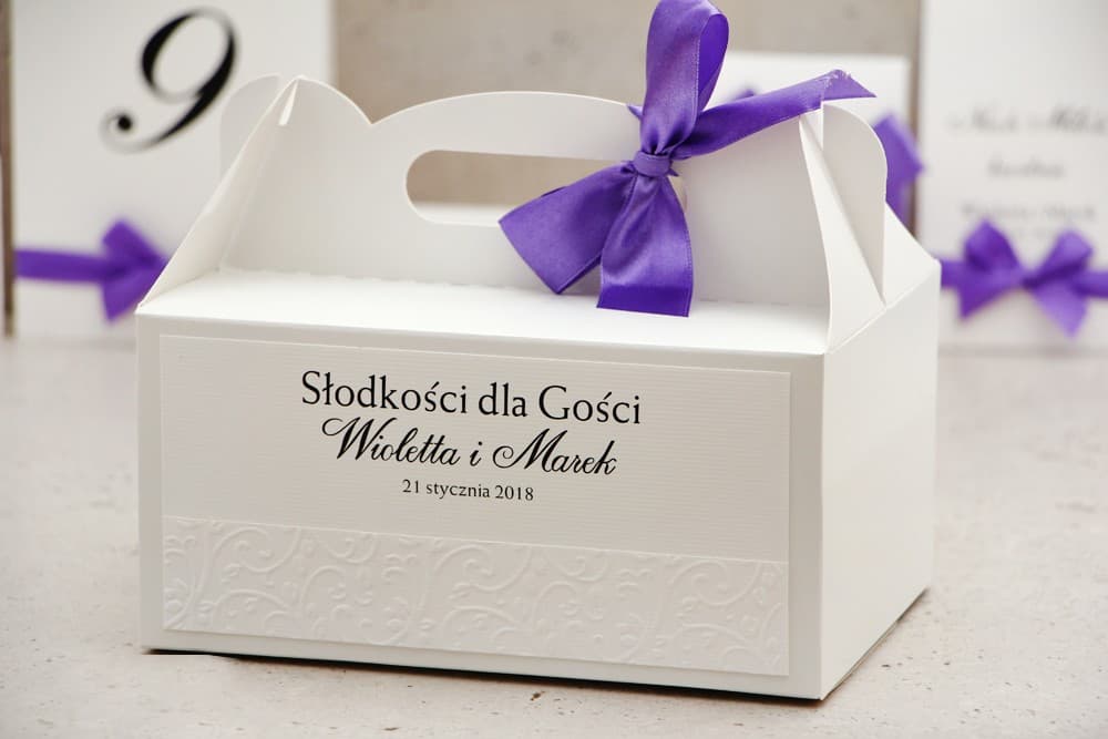 Elegant Wedding Cake Box with Bow and Embossing | Personalized Guest Favours | Belisa No. 4