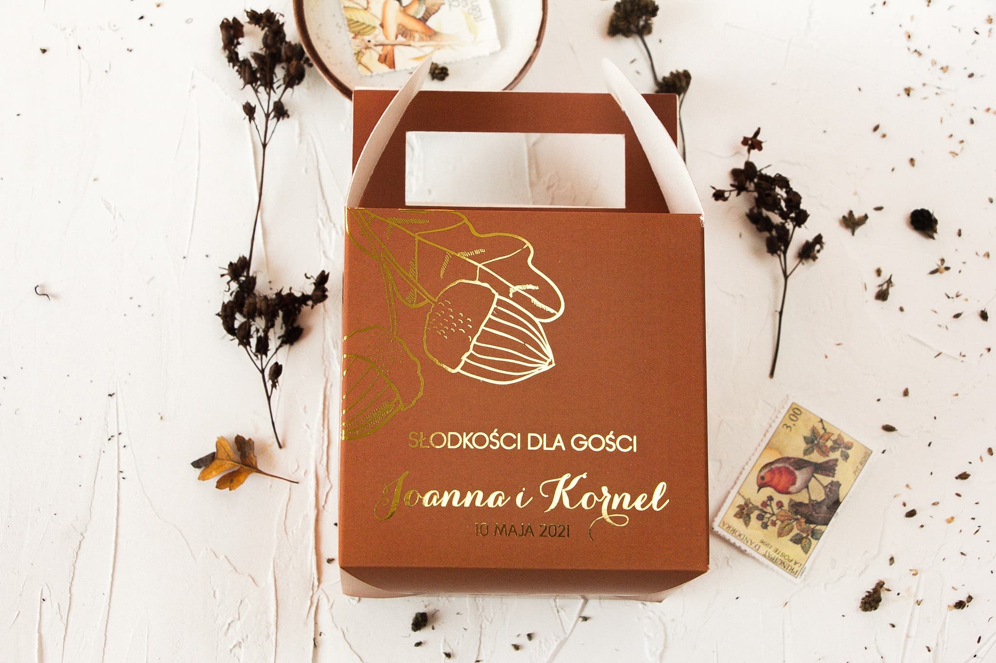 Gold Foiled Wedding Cake Box with Handle | Personalized Sweet Treat Packaging | Design 1