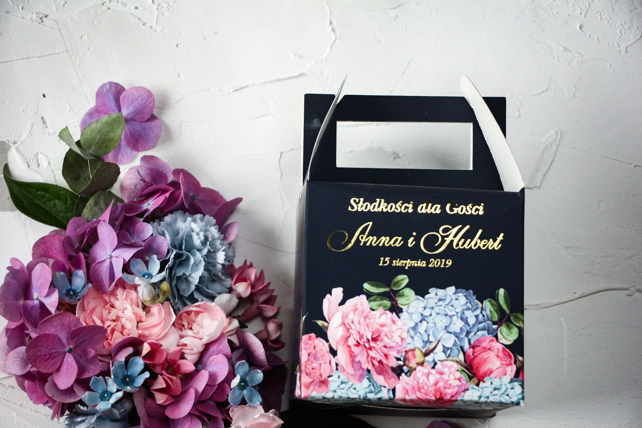 Gold Foiled Wedding Cake Boxes with Flowers | Personalized Guest Packaging with Handle | Szafirowe No. 5