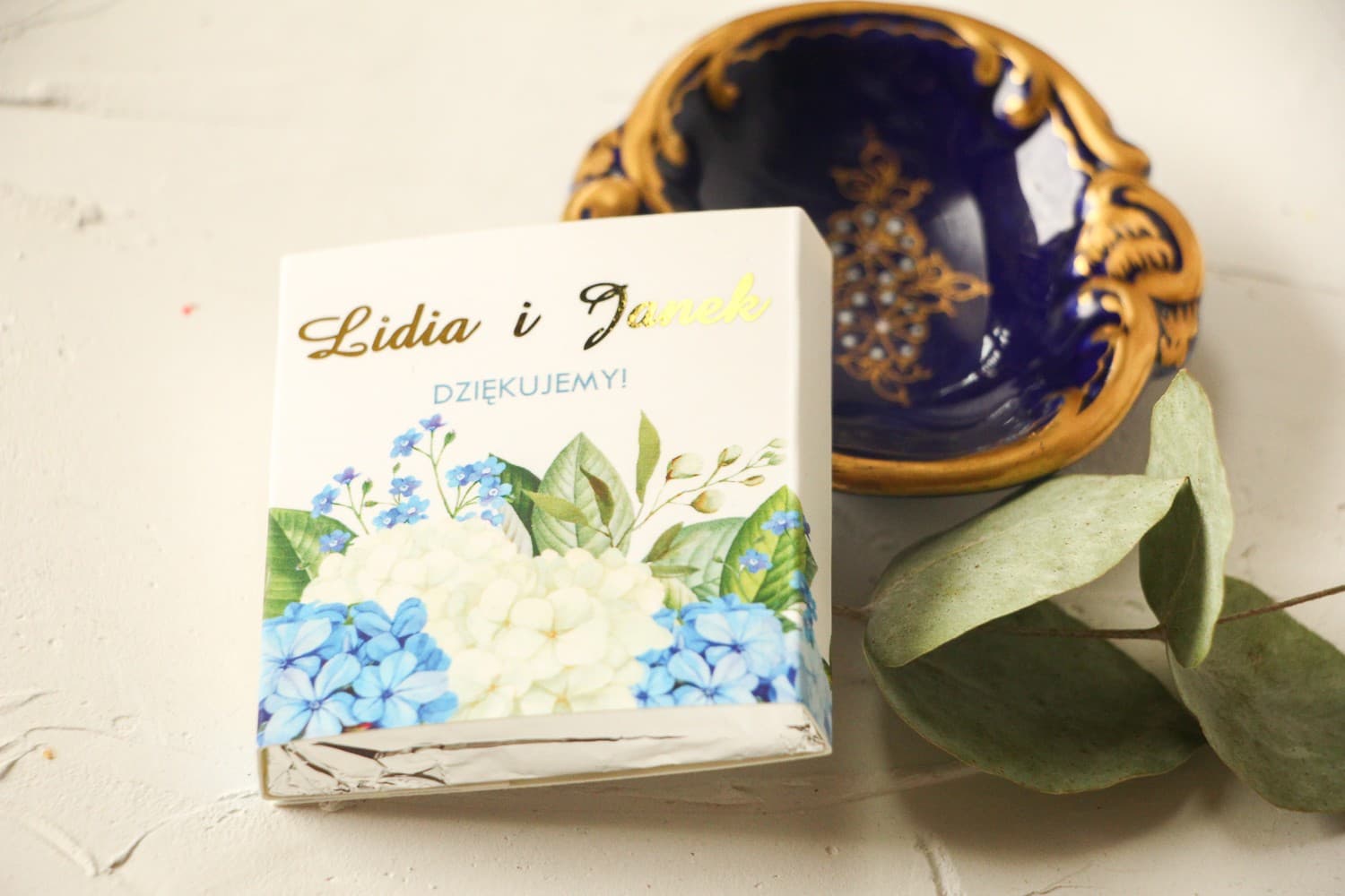 Gold-Foiled Wedding Chocolates with Hydrangea | Elegant Wedding Favours | Avril No. 1