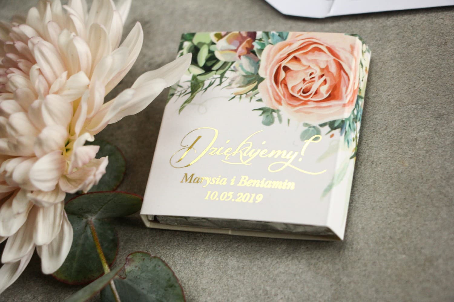 Peony Wedding Chocolates with Gold Script | Personalized Wedding Favours | Flores No. 4