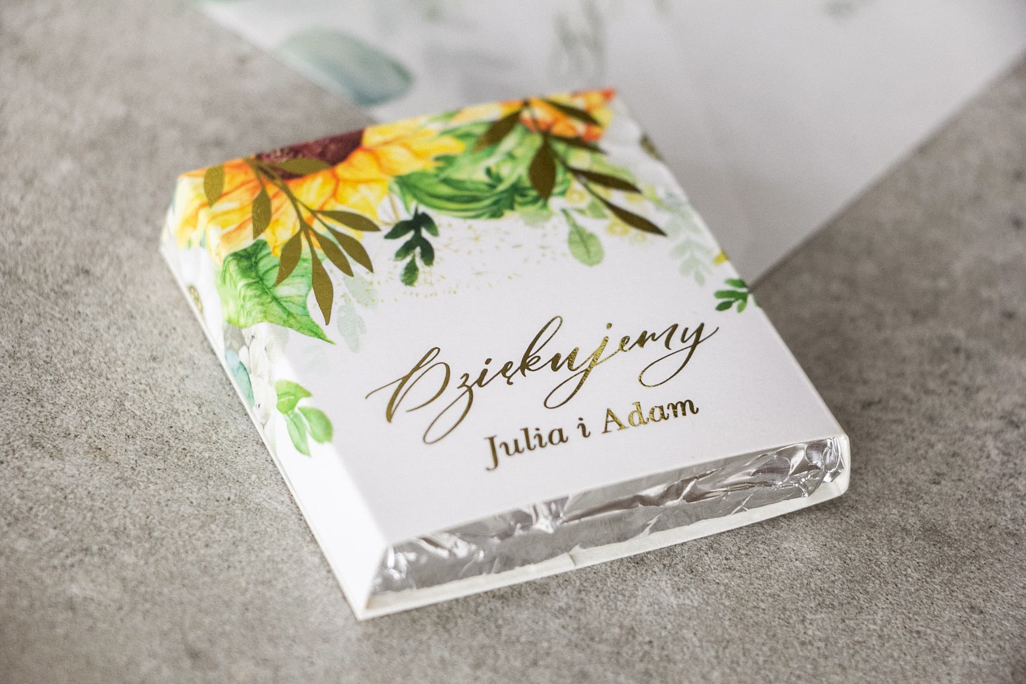 Wedding Favours Yellow Sunflower Chocolates with Gilding Rubin 7