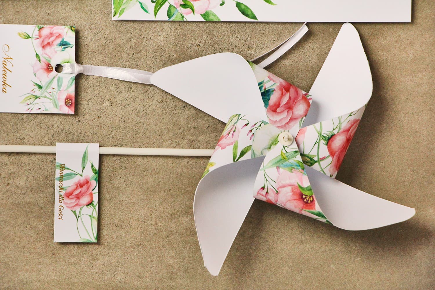 Wedding Favour Pinwheels | Personalized Eustoma Flower Motif | Sorento No. 8