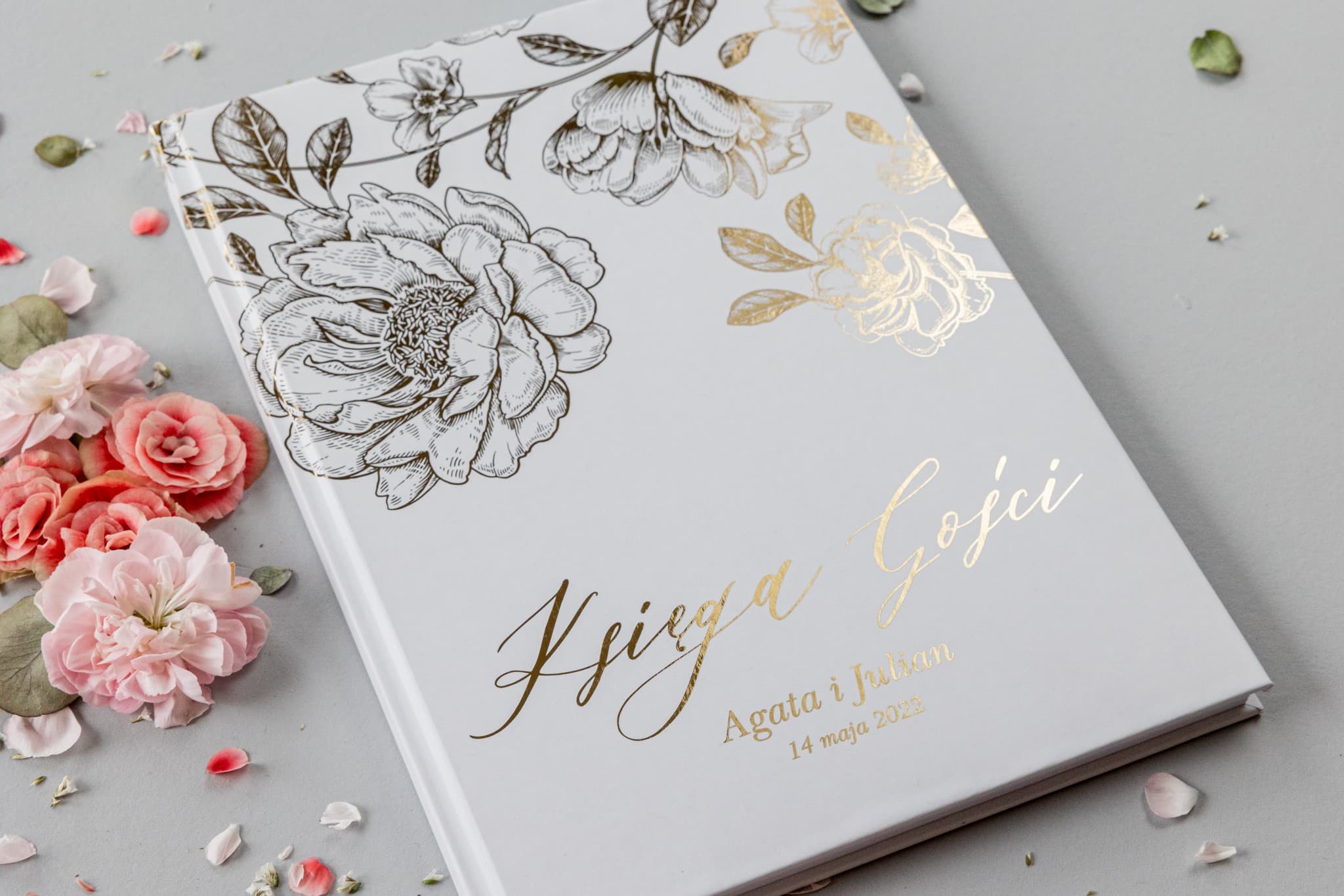 Elegant Guest Book with Gold Peonies A4 | Personalized Wedding Keepsake | Onyx No. 3 - 3