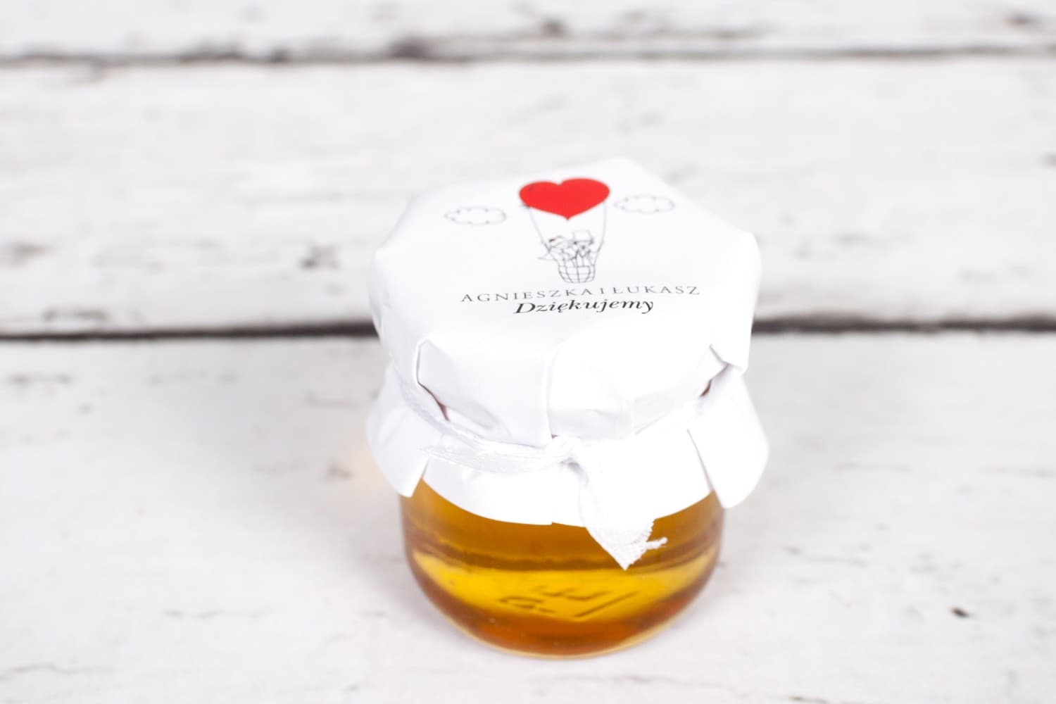 Wedding Honey Jars Bueno No. 1 – Sweet Favours with Couple Illustration