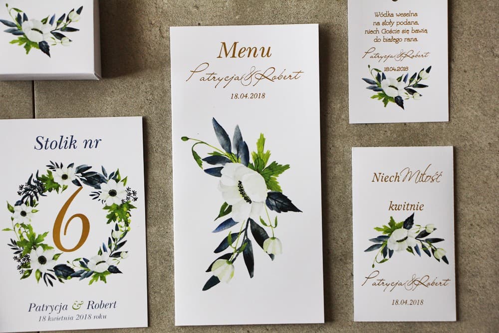 Elegant Gold-Foiled Wedding Menu with Anemones, Navy & Gold | Glamour Wedding Table Menu | Cykade No. 3