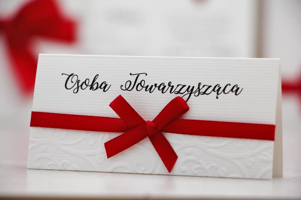 Belisa No. 2 Wedding Place Cards – Textured Table Cards with Burgundy Bow