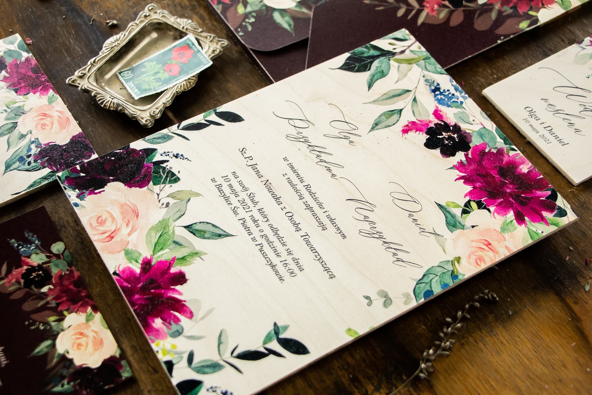 Rustic Wooden Wedding Invitations with Burgundy Roses – Topaz No. 3 - 2
