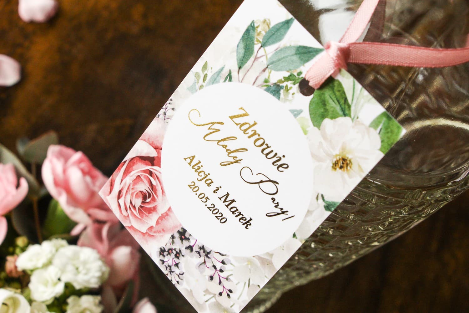 Goldveredelte Flaschenanhänger mit Rose | Elegante Anhänger für Alkohol | Kollektion Soreli Nr. 3