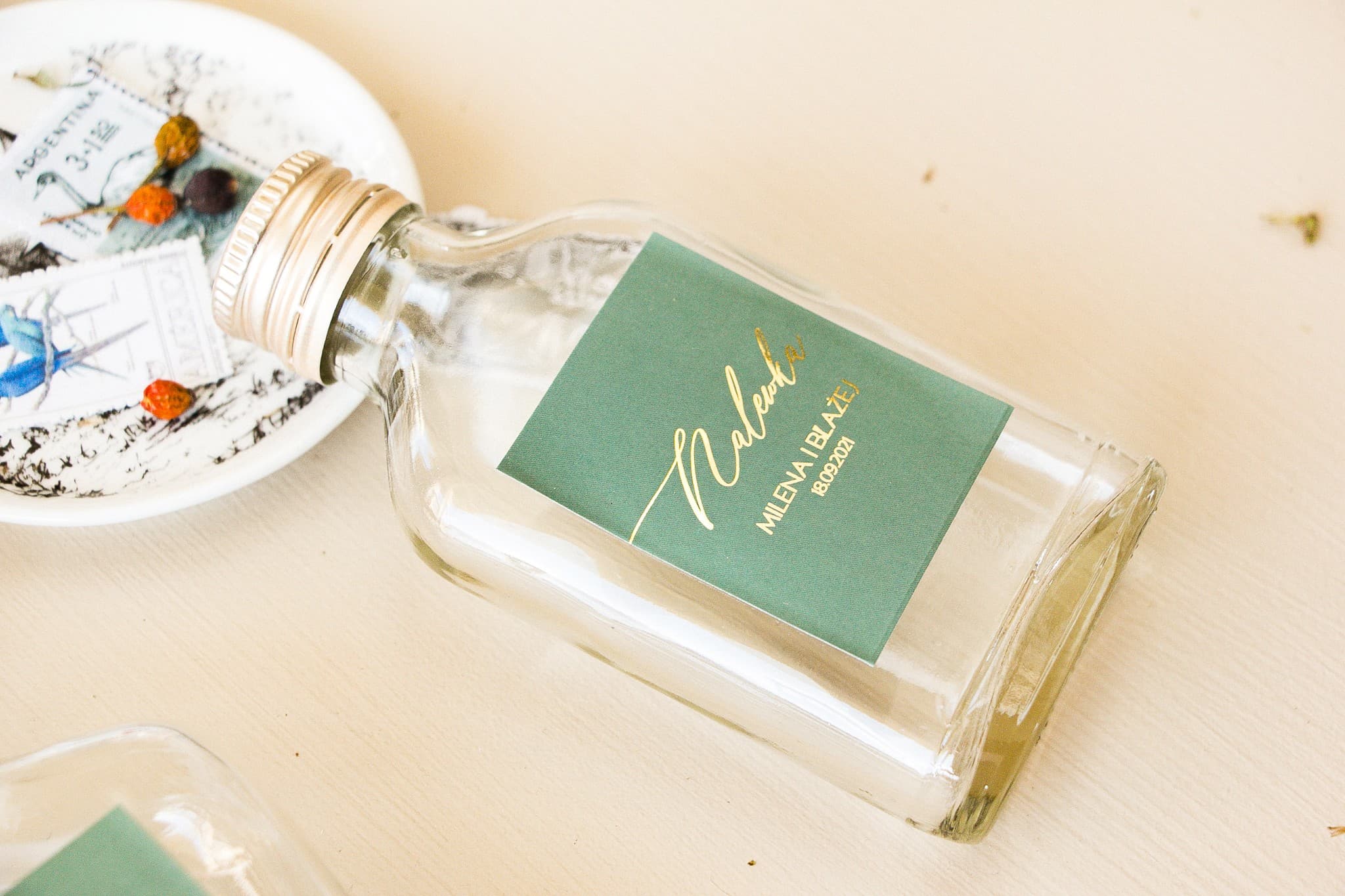 Gastgeschenke Likörflaschen in elegantem Grün mit Goldprägung Sand Nr. 3 - 3