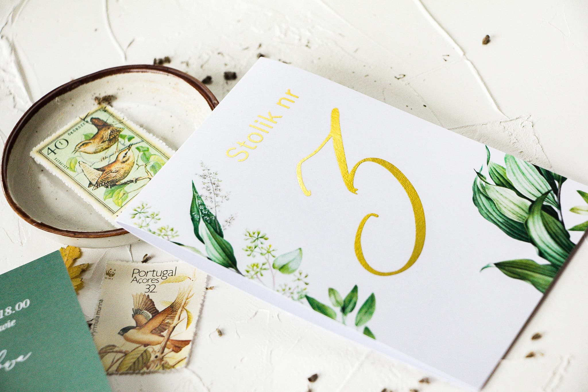 Eleganckie złocone numerki na stół z motywem botanicznym | Numery na Stoły Weselne | Serenity nr 1