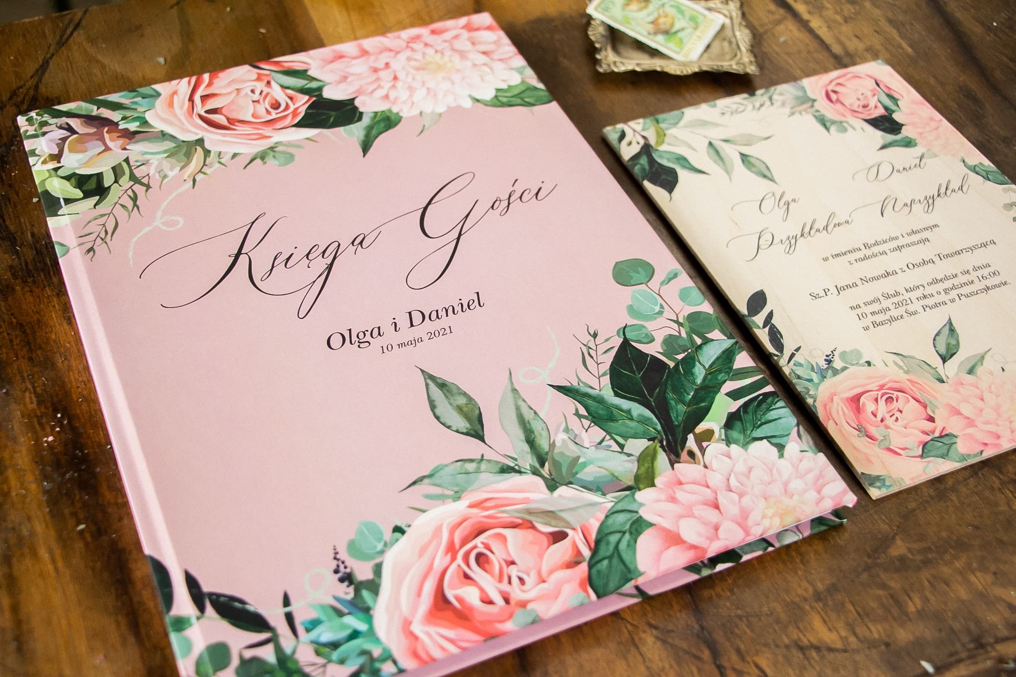 Różowa Księga Gości w Kwiaty Peonie Personalizowana | Elegancka Pamiątka Ślubna A4 | Topaz Nr 4