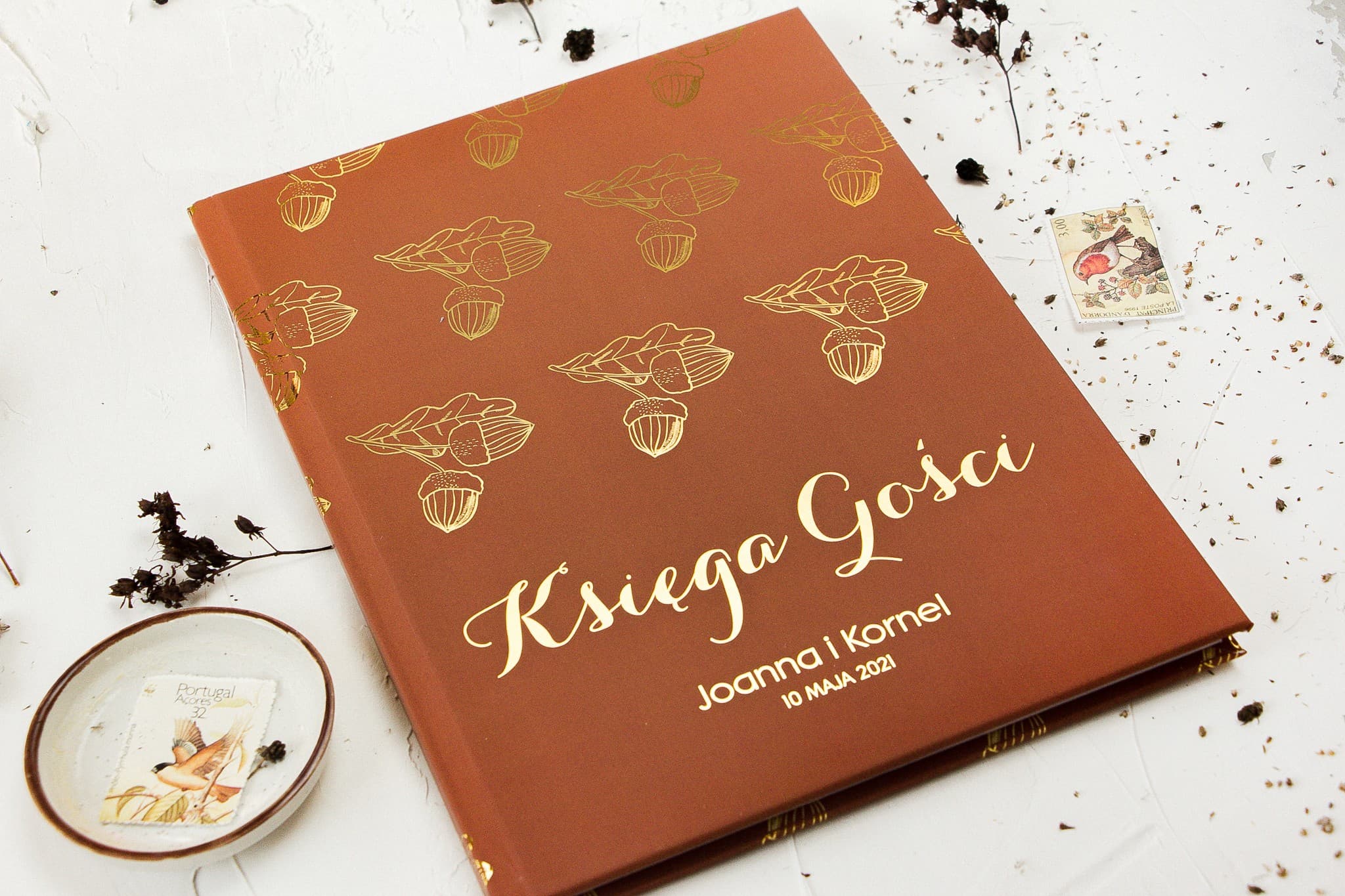 Braunes Gästebuch Goldene Blumen, Personalisiert | Elegantes Hochzeitsalbum A4 | Pattern Nr. 1 - 2