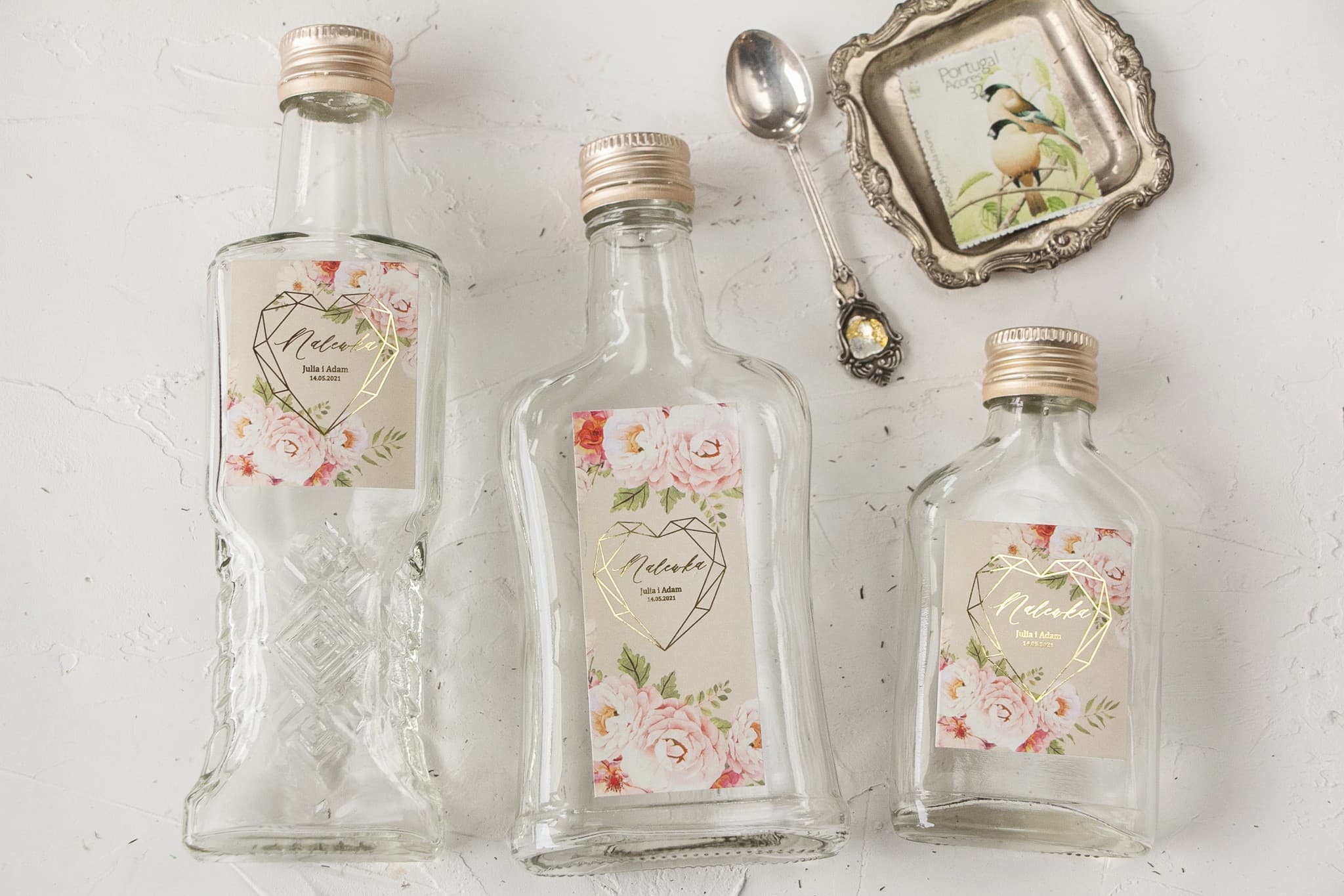 Kleine Likörflaschen als Gastgeschenke mit vergoldeten Blumen Szafirowe Nr. 8 - 3